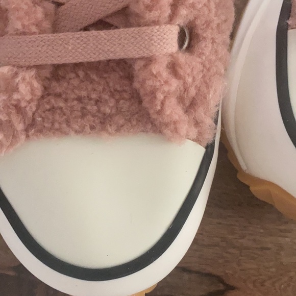 New without box faux shearling platform sneaker 9 - Picture 4 of 9